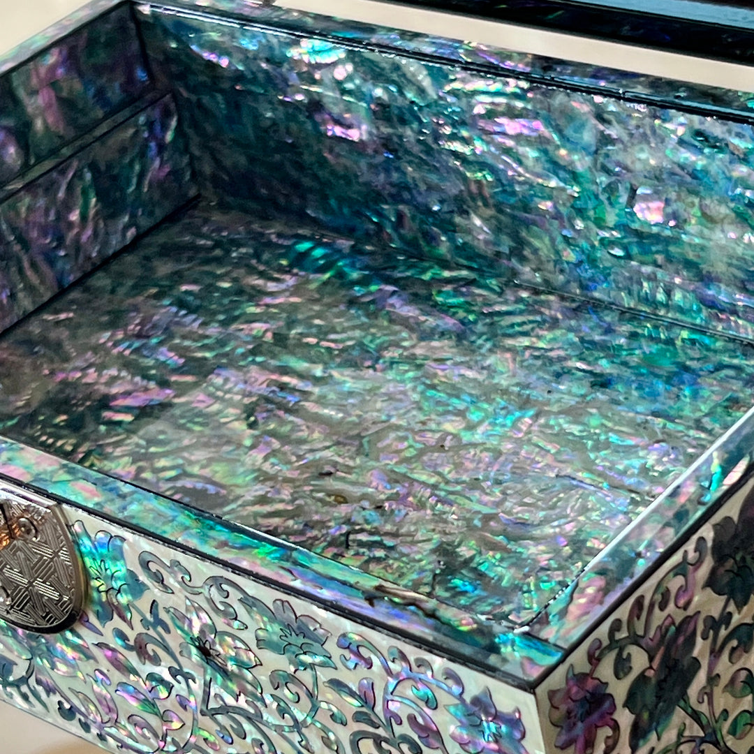 Mother-of-Pearl Jewelry Box: Paired Cranes in a Pine Grove