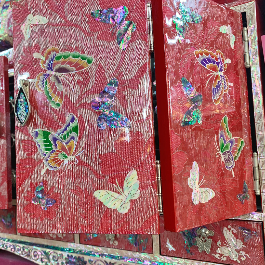 蝶と蔓の模様のピンクのシルク層マザーオブパール両開きジュエリーボックス (자개 비단 은사 호접 당초문 보석함)
