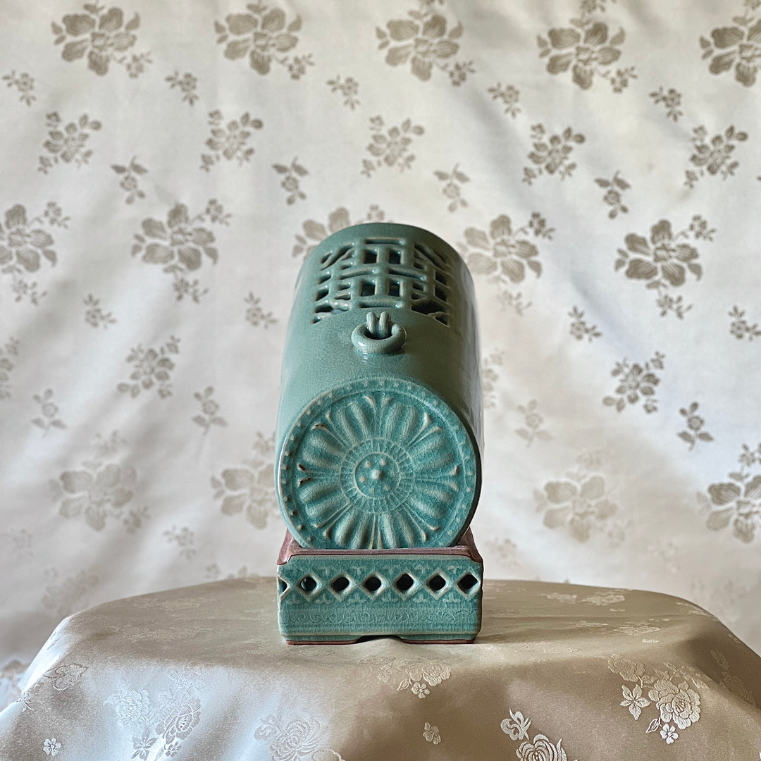 Celadon Lidded Box (Hap): Lotus Sumaksae Roof-Tile Motif