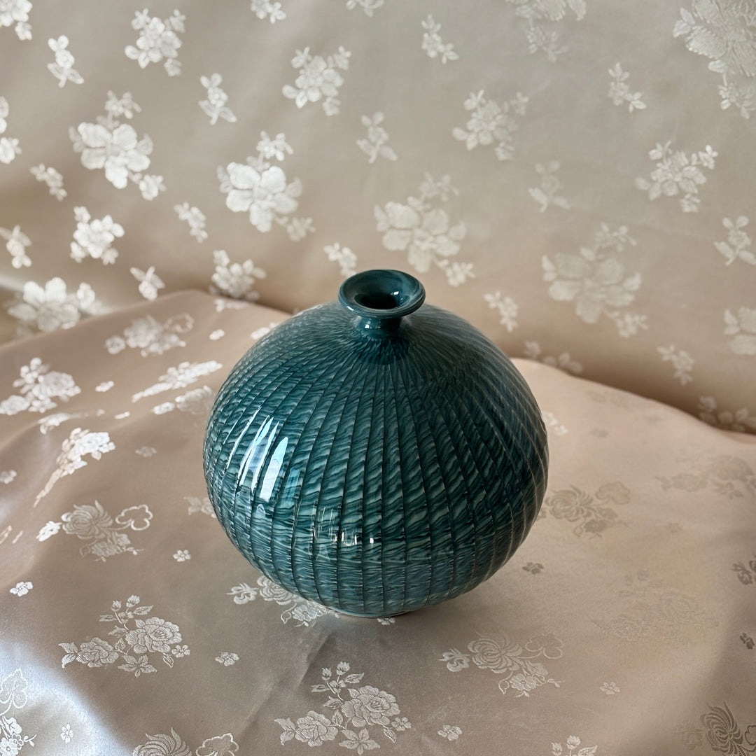 Celadon Vase (Ho): Yeollimun Mixed-Clay Technique by Master Artisan