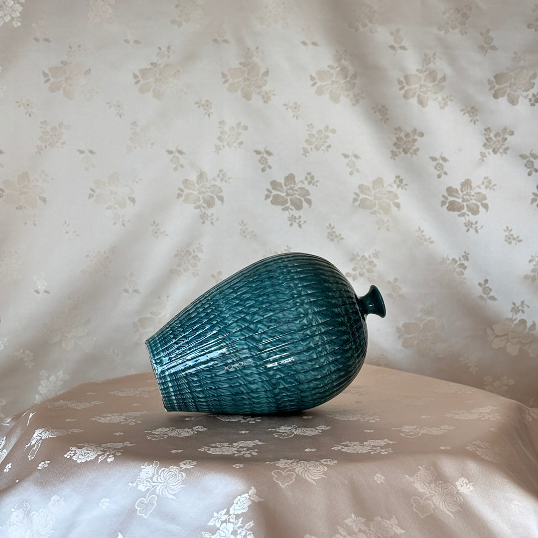 Celadon Vessel: Yeollimun Mixed-Clay Technique, 2023