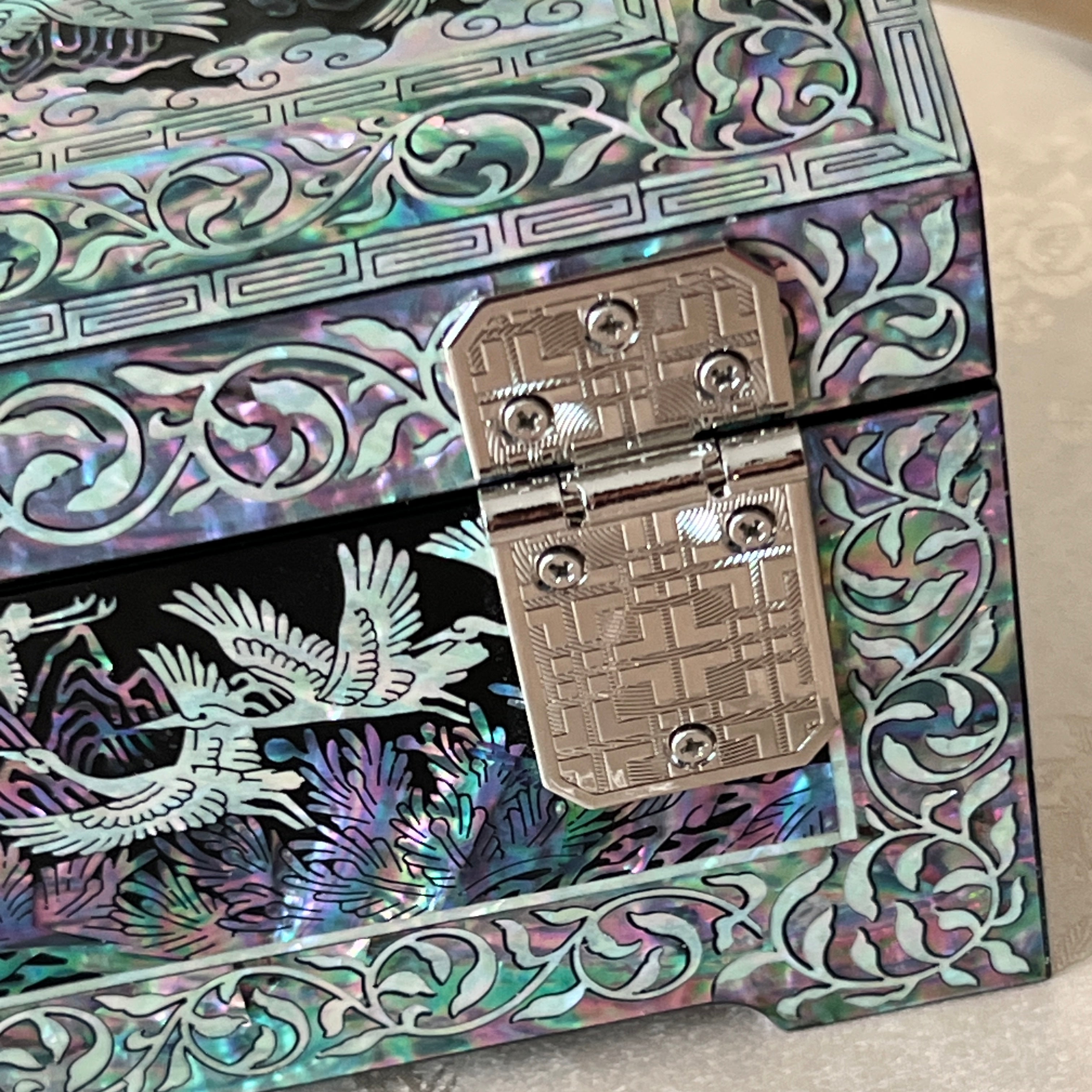 Mother-of-Pearl Jewelry Box: Mountain Landscape with Cranes – ArtinKo