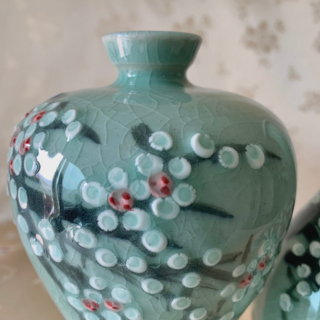 Celadon Vase Set with Embossed Pattern of Plum (청자 양각 매화문 매병,주병)