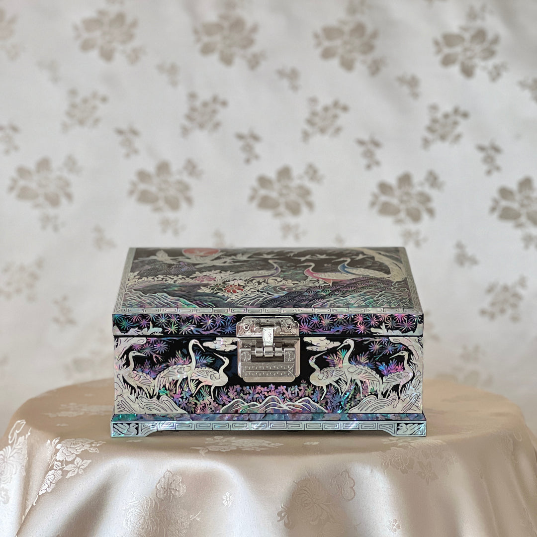 Mother of Pearl Jewelry Box with Pine and Crane Pattern (자개 송학문 보석함)
