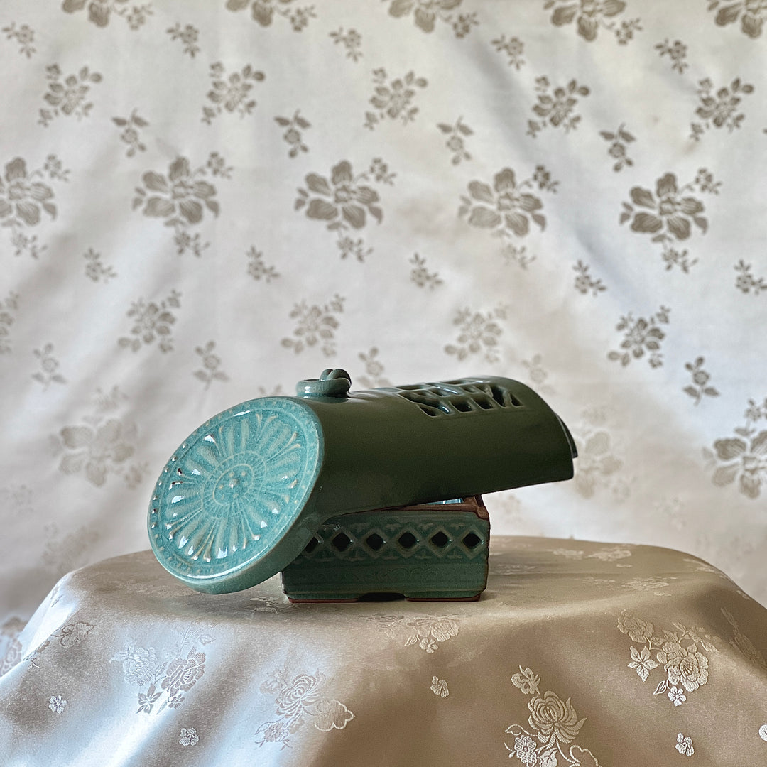 Celadon Lidded Box (Hap): Lotus Sumaksae Roof-Tile Motif