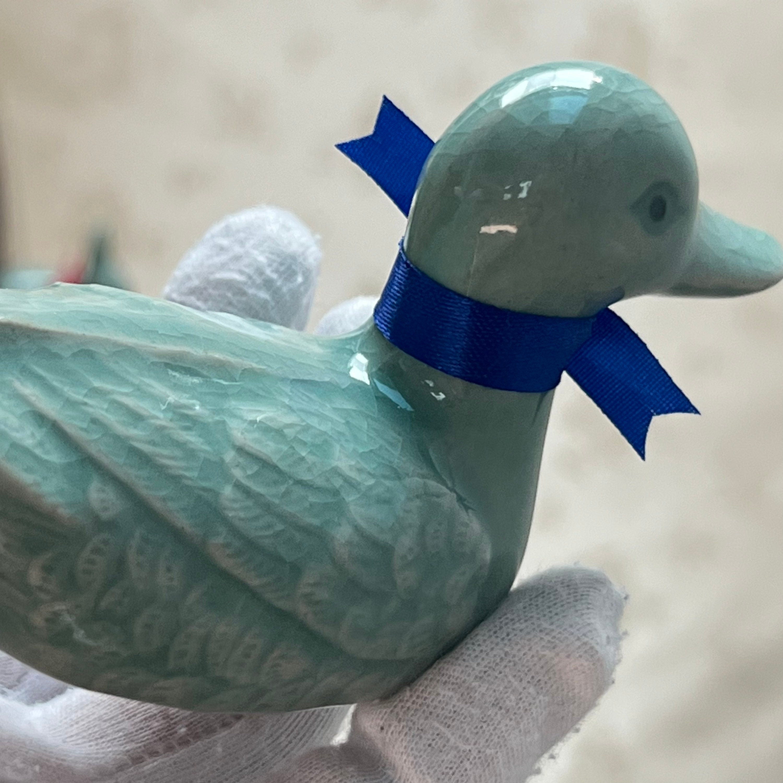 中国、民国時代のアヒルのフィギュア、青磁 中国、民国時代のアヒルのフィギュア、青磁 【公式通販】