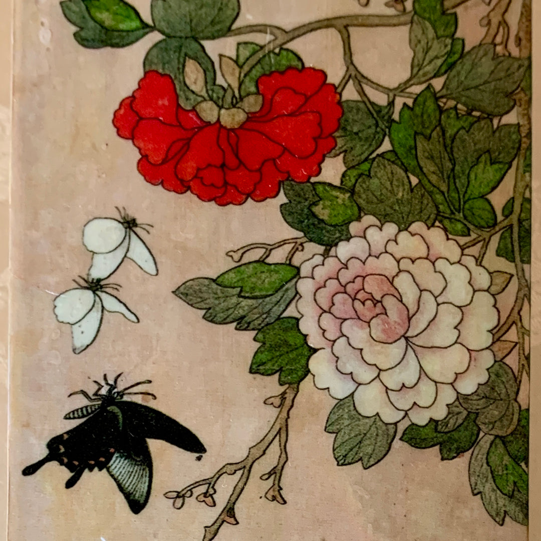 Schmuck- oder Stiftebox aus Perlmutt mit Schmetterlings- und Pfingstrosenmuster (지개 호접 목단문 필함)