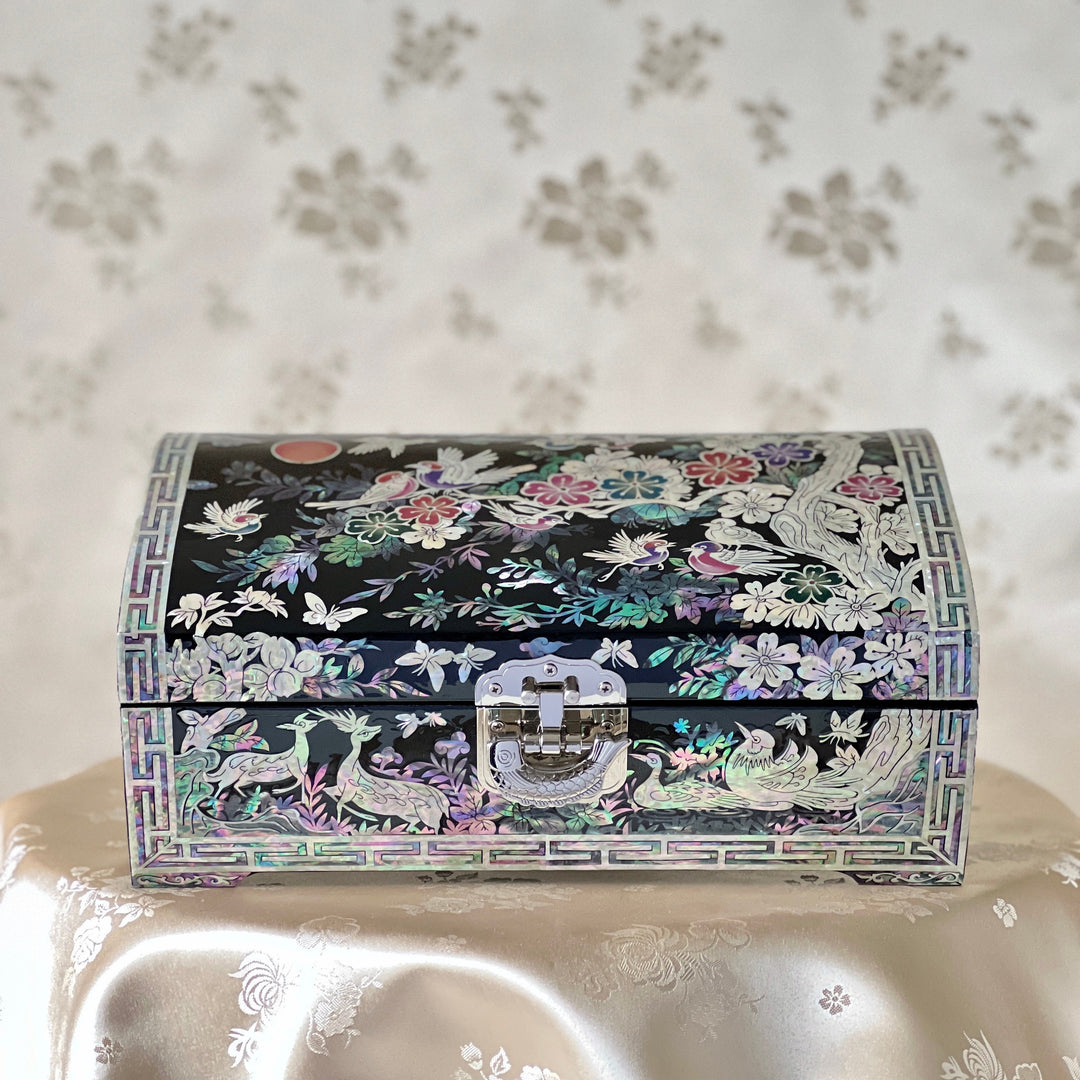 Mother of Pearl Jewelry Box with Plum and Bird Pattern (자개 매조문 보석함)