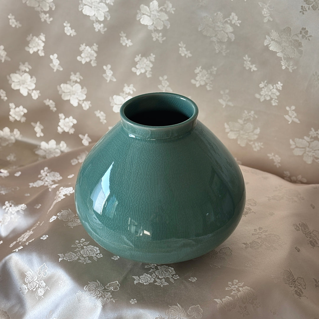 Celadon Jar: Pure Celadon Form