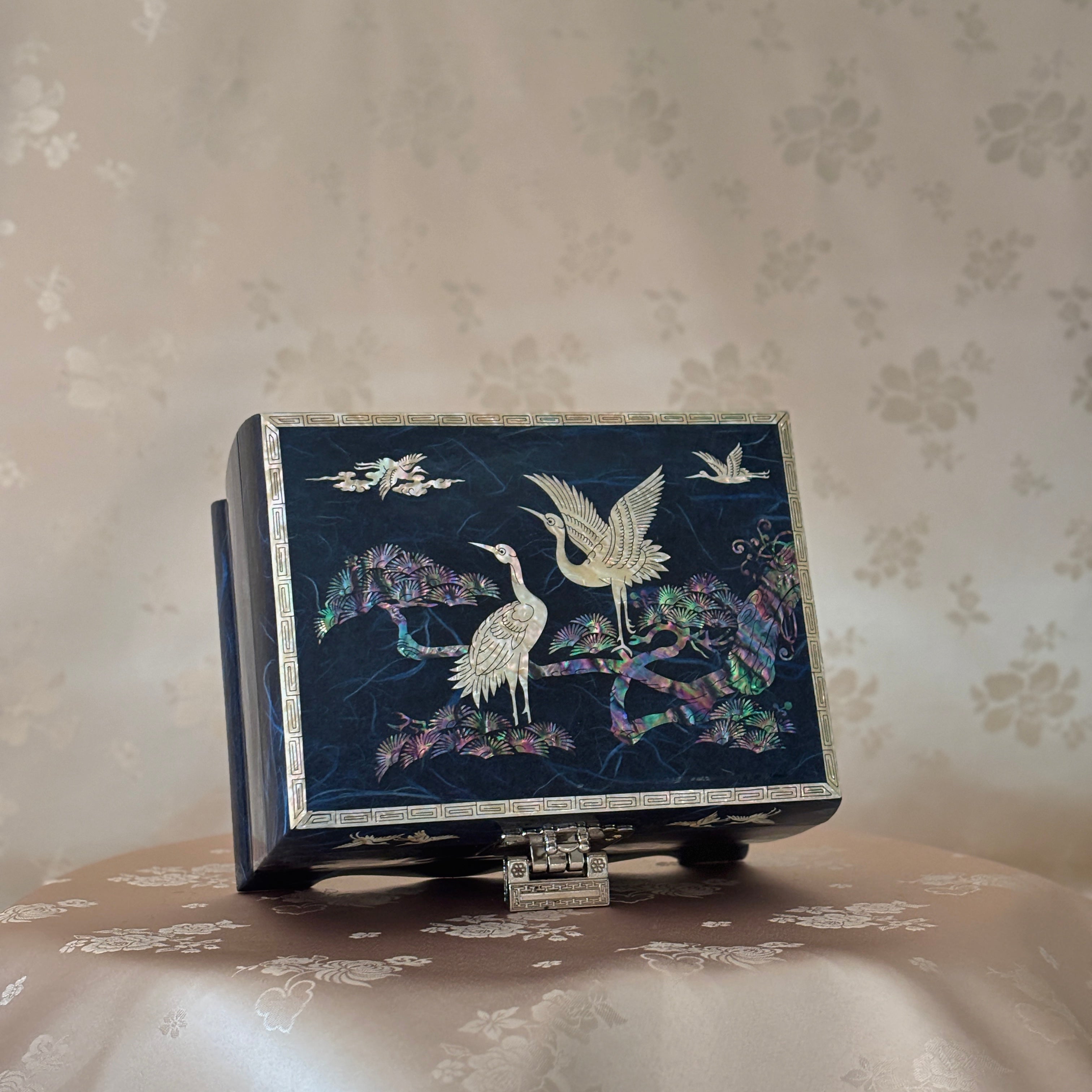 Mother of Pearl Jewelry Box: Butterfly & Plum Blossom on Red – ArtinKo