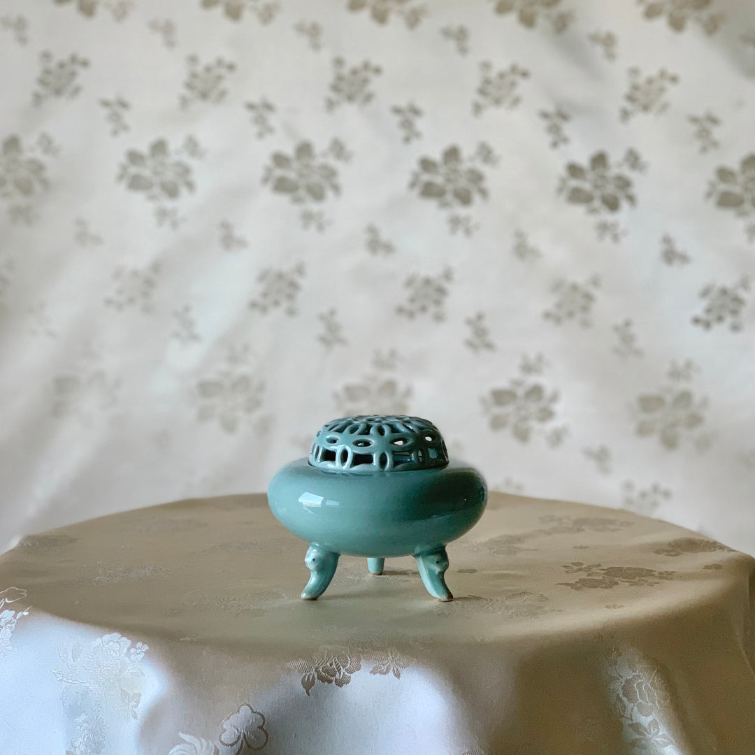 Celadon Incense Burner with Openwork Chilbo Pattern Cover (청자 칠보문 향로)