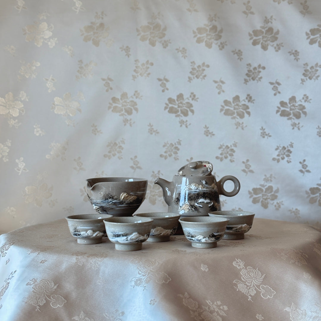 Buncheong Tea Set (Dagi): Relief-Applied Snowy Landscape Motif by Master Artisan, 5-Person Set