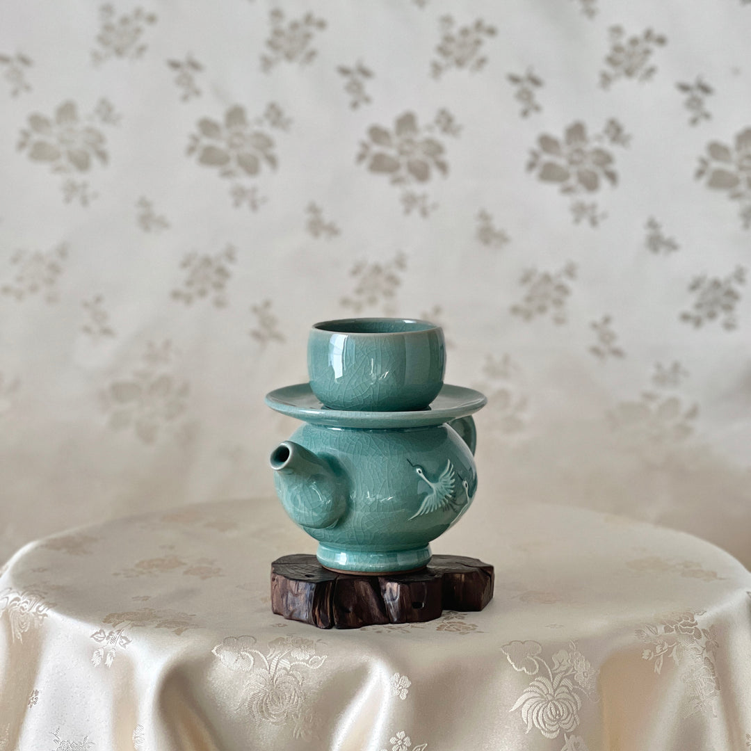 Celadon Gye-yeong Bae (Sobriety Cup): Embossed Crane Motif by Master Artisan