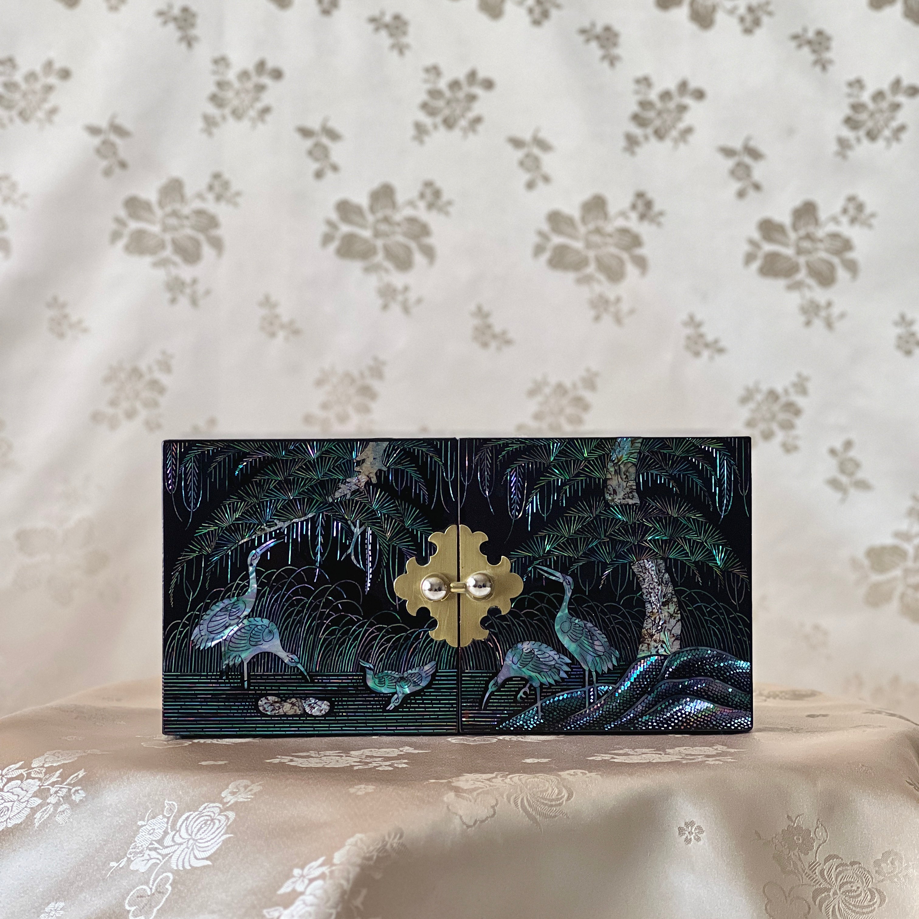 Mother-of-Pearl Jewelry Chest Pair: Pine and Crane Motif – ArtinKo