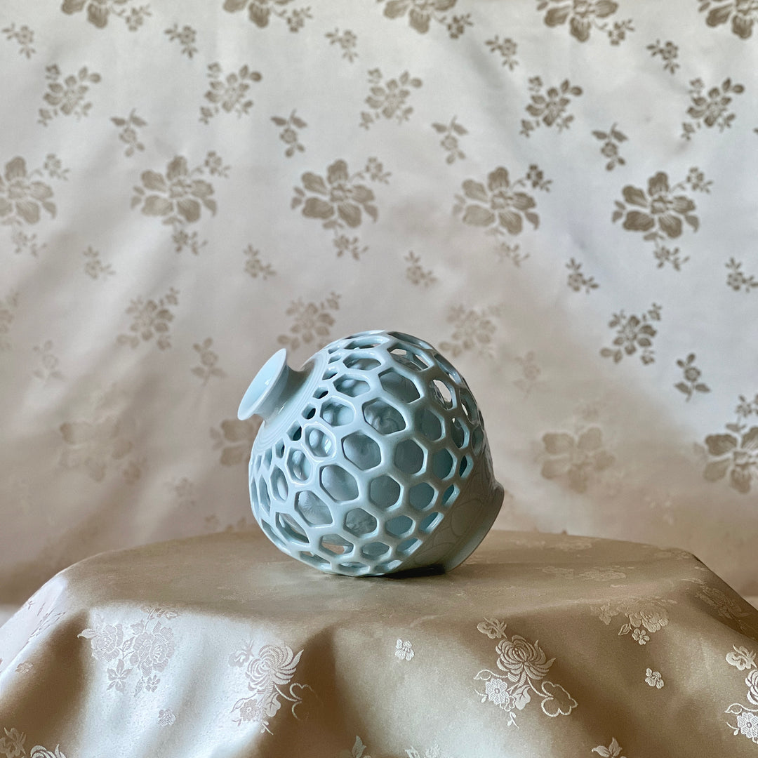 White Porcelain Double-Walled Openwork Vase: Tortoise-Shell Lattice with Incised Cloud and Crane Motif