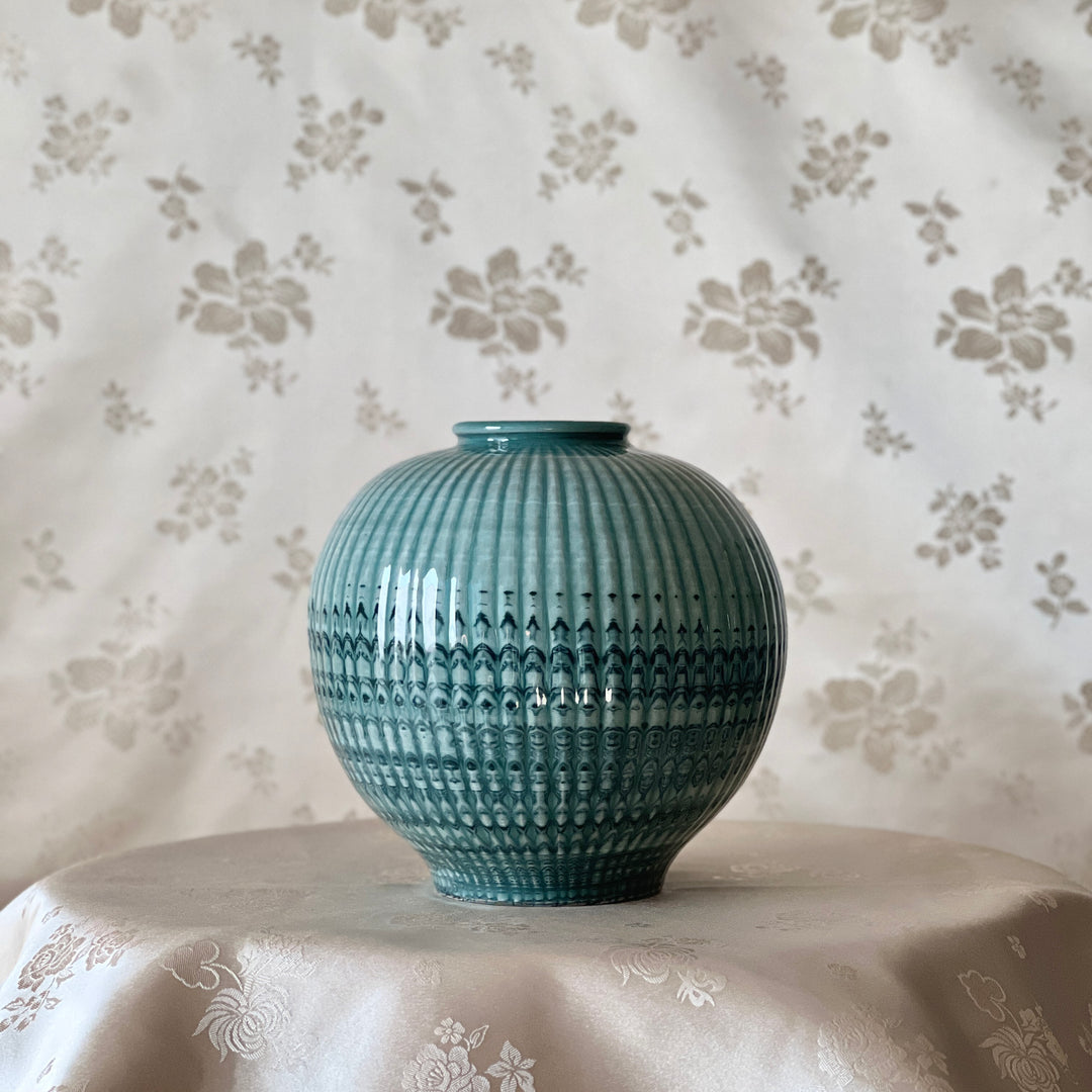 Celadon Jar (Danji): Yeollimun Mixed-Clay Technique