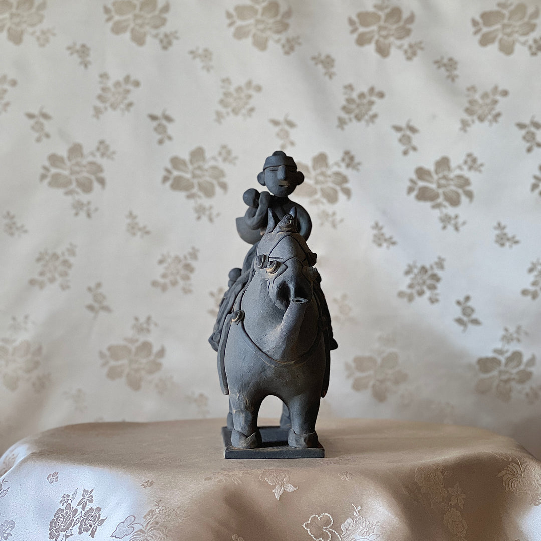 Silla Earthenware: Paired Horse-and-Rider Vessels with Master and Attendant Figures