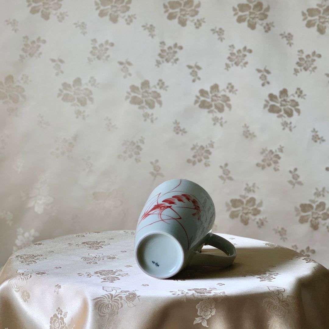 White Porcelain Long Mug Set with Shrimp Pattern for Marriage Gift (백자 새우문 머그잔 세트)