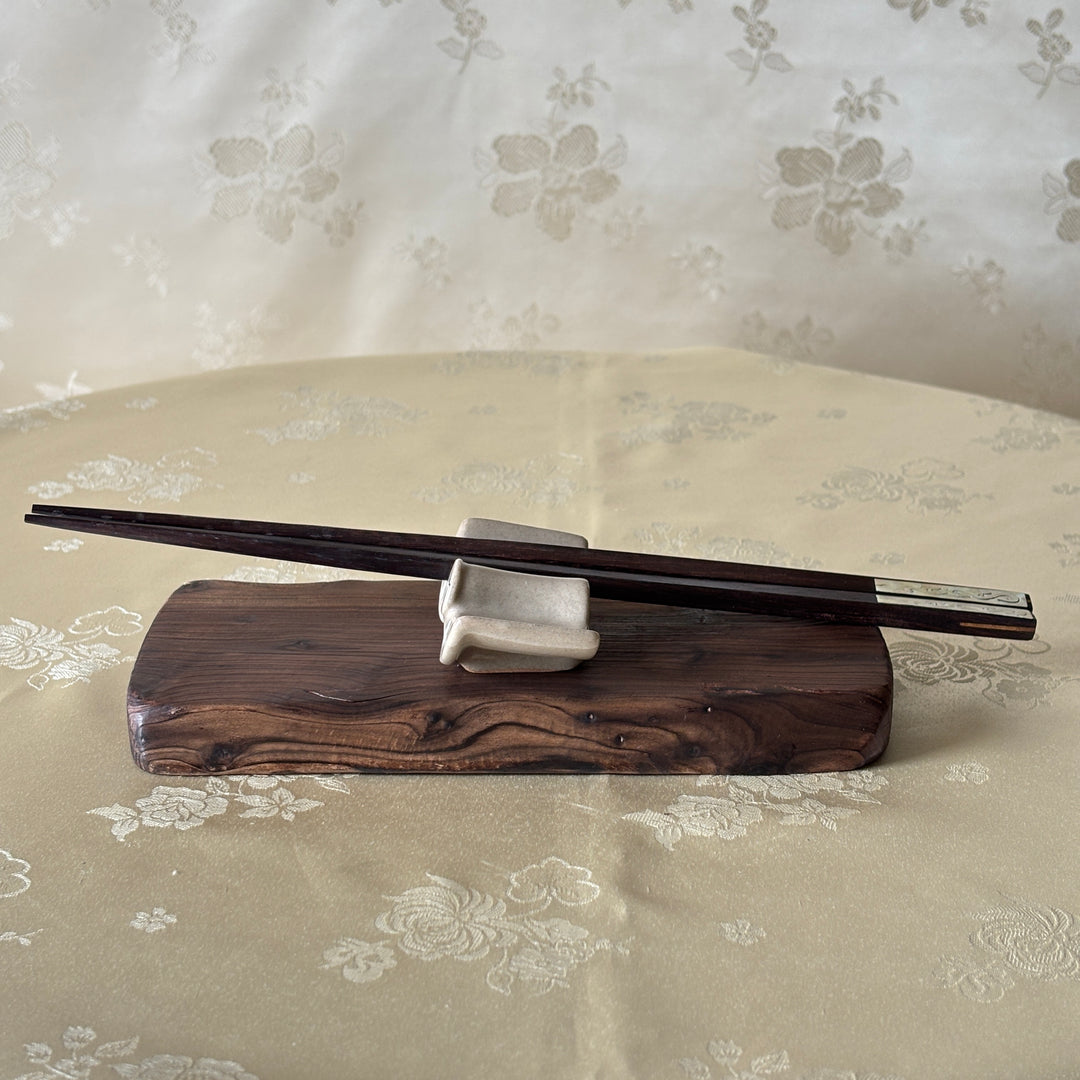 Buncheong Roof-Tile Utensil Rest Set with Inlaid Crane and Cloud Motif by Master Arisan