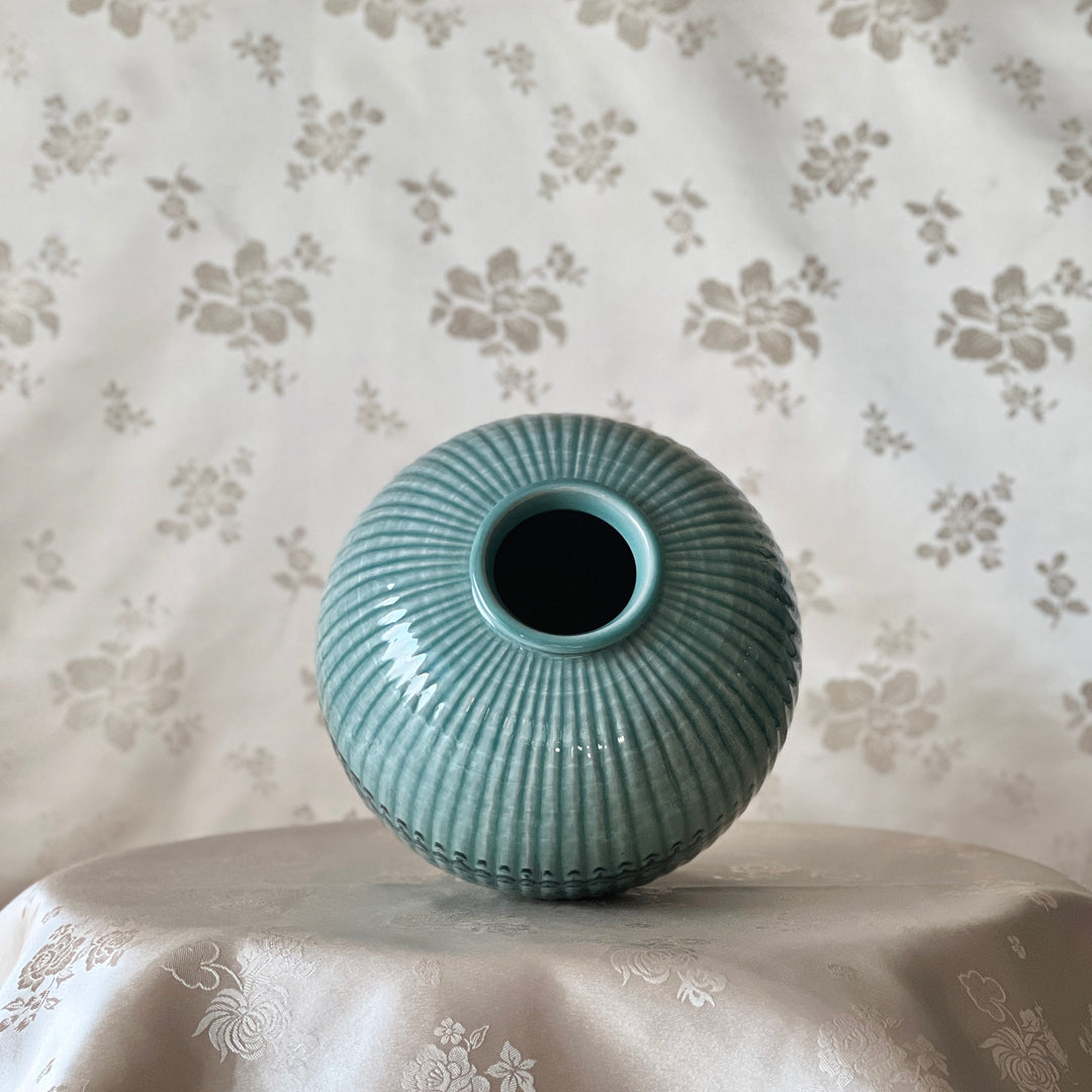 Celadon Jar (Danji): Yeollimun Mixed-Clay Technique
