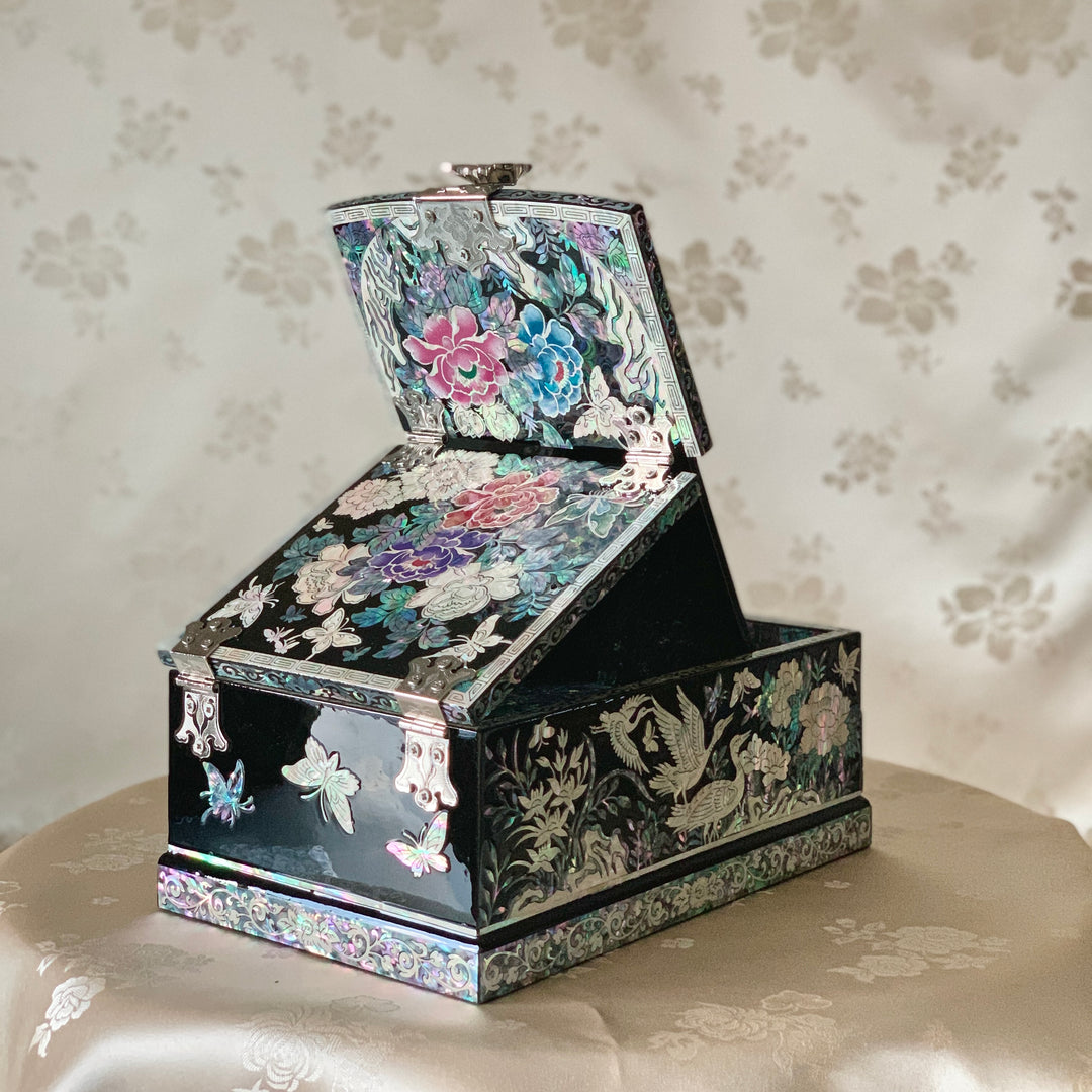 Mother of Pearl Middle Size Jewelry Box with Mirror Stand and Pattern of Peony and Butterfly (자개 호접 목단문 경대함)