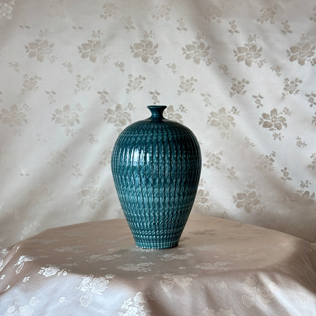 Celadon Vessel: Yeollimun Mixed-Clay Technique, 2023