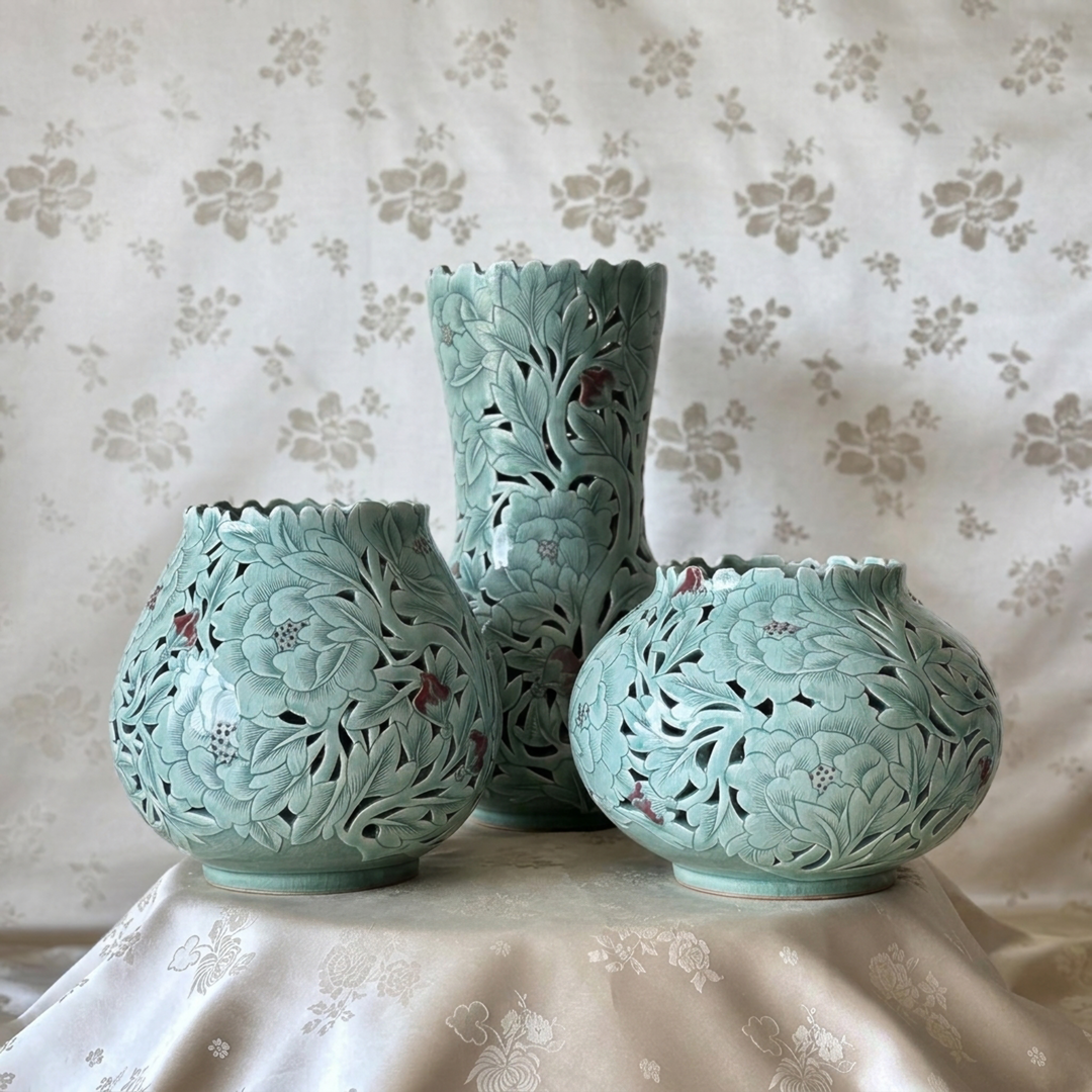 Celadon Large-Scale Openwork Vessel Trio: Peony Motif in White-Slip Sgraffito (Bakji)