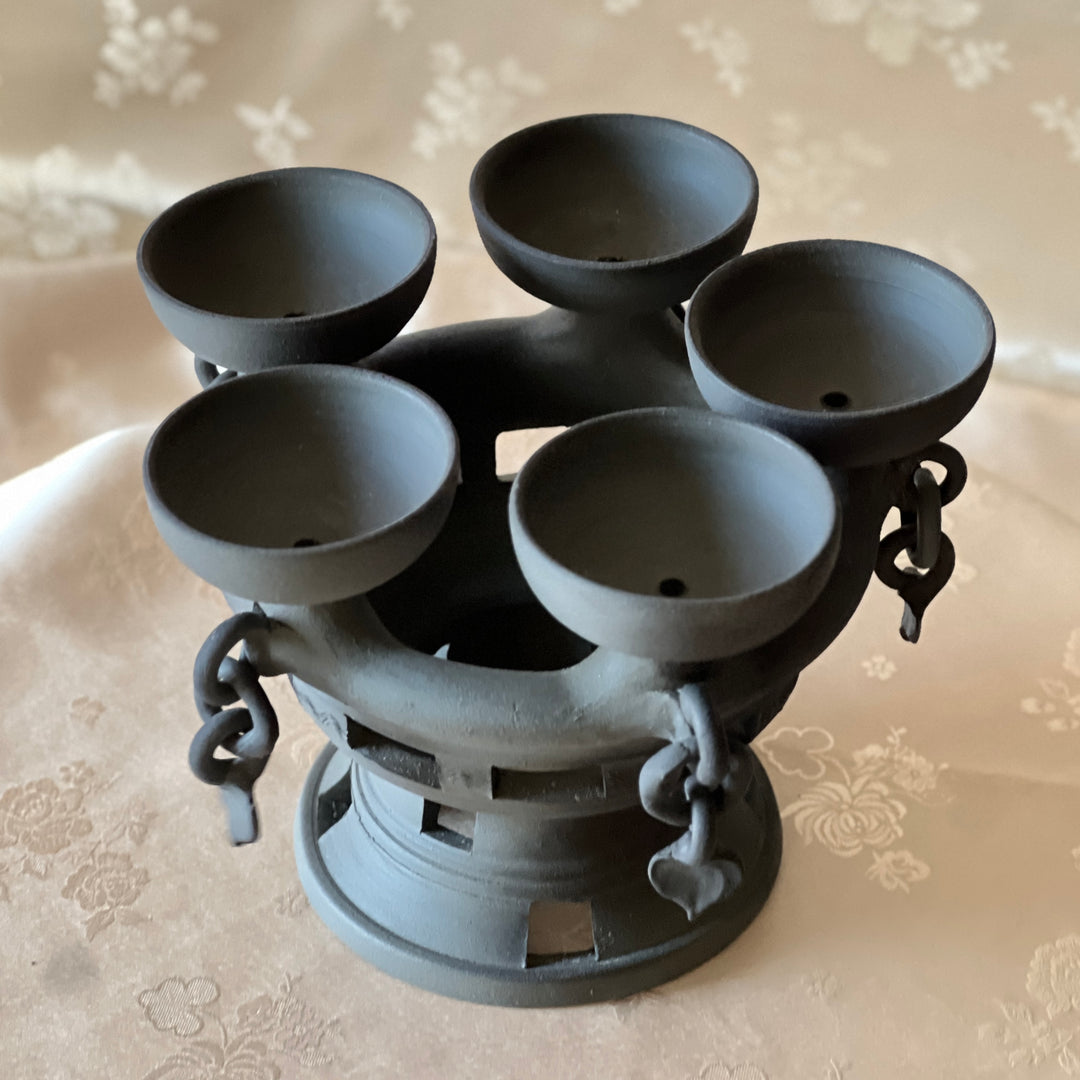 Silla Earthenware Five-Wick Oil Lamp: Ring-Ornamented Form