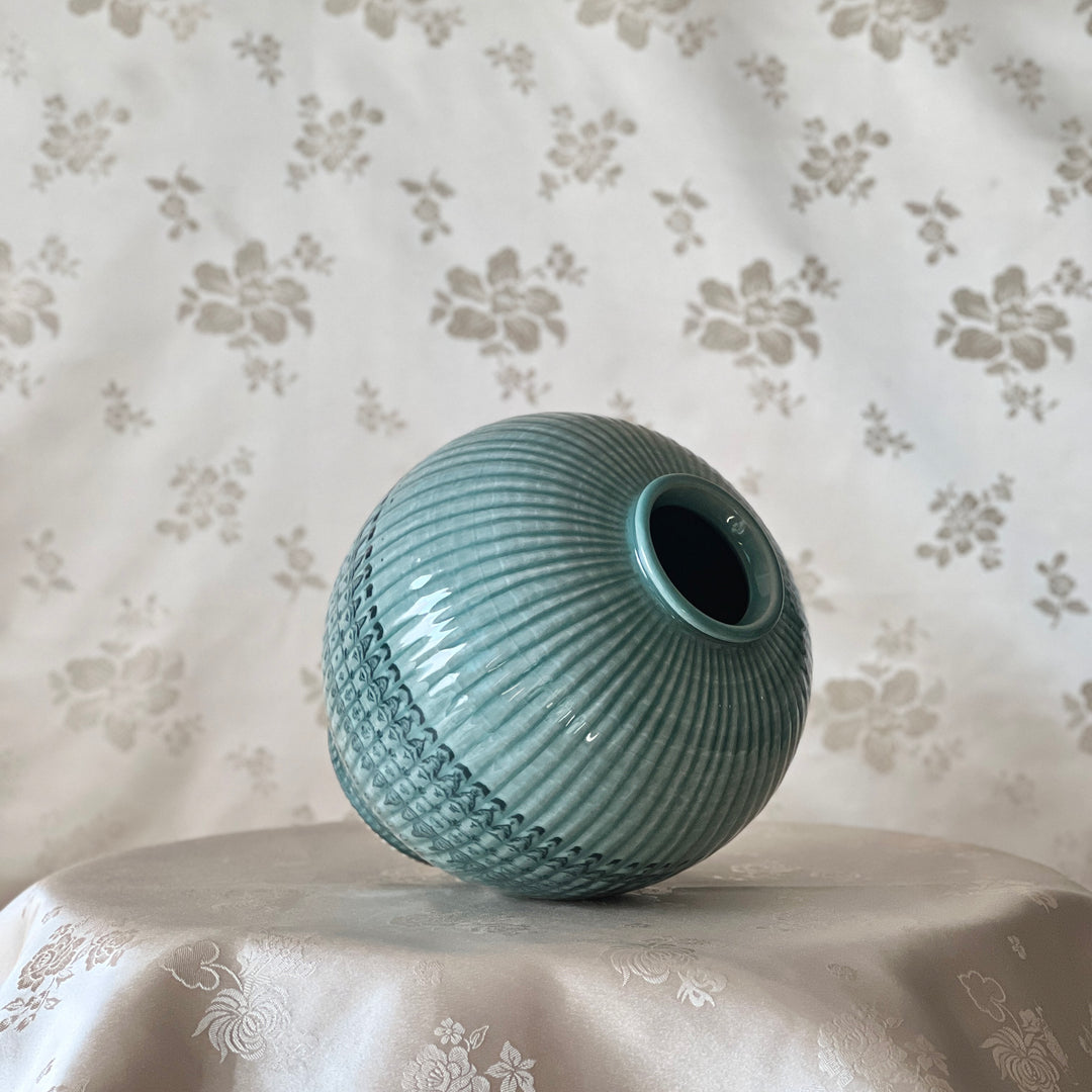 Celadon Jar (Danji): Yeollimun Mixed-Clay Technique