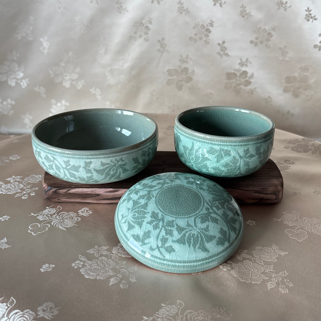 Celadon Bowl (Jubal) Set: White Slip Sgraffito with Peony Motif