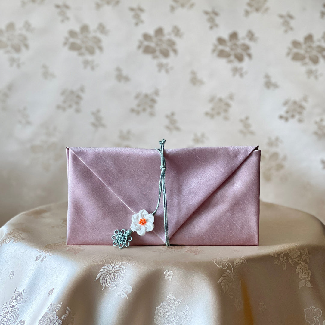 Silk Envelope for Wedding and New Year Celebrations (비단 봉투)