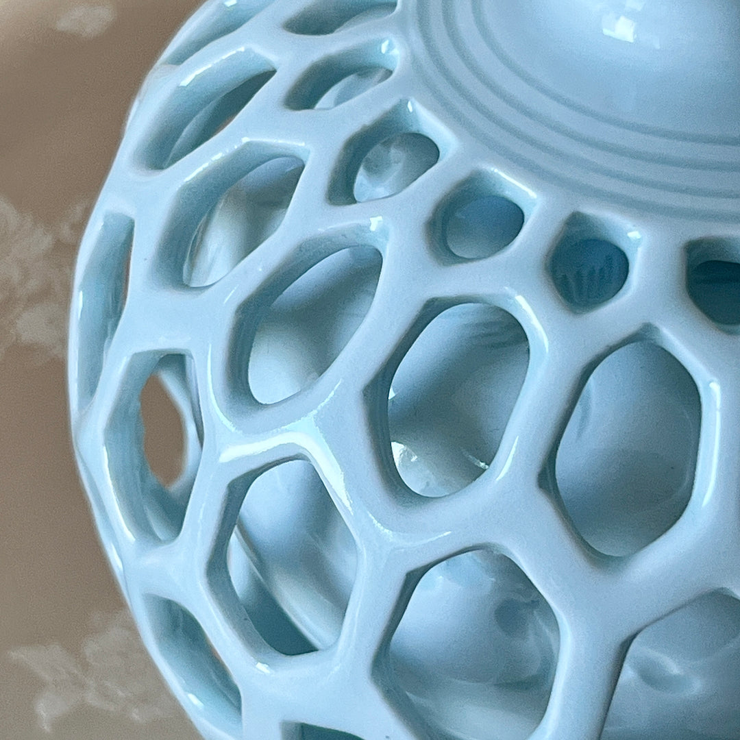 White Porcelain Double-Walled Openwork Vase: Tortoise-Shell Lattice with Incised Cloud and Crane Motif