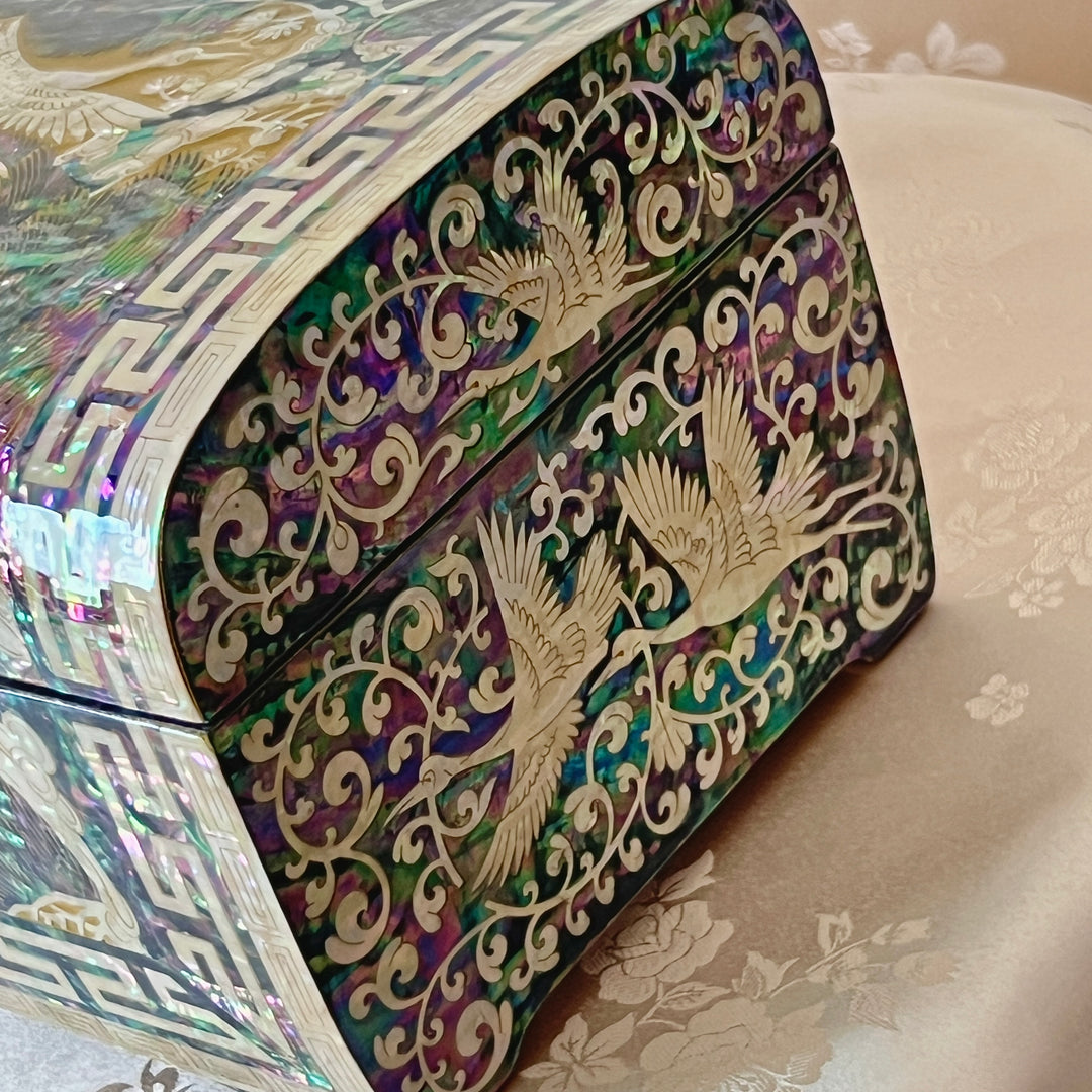 Mother-of-Pearl Jewelry Box: Pine and Crane Motif on Gold Ground