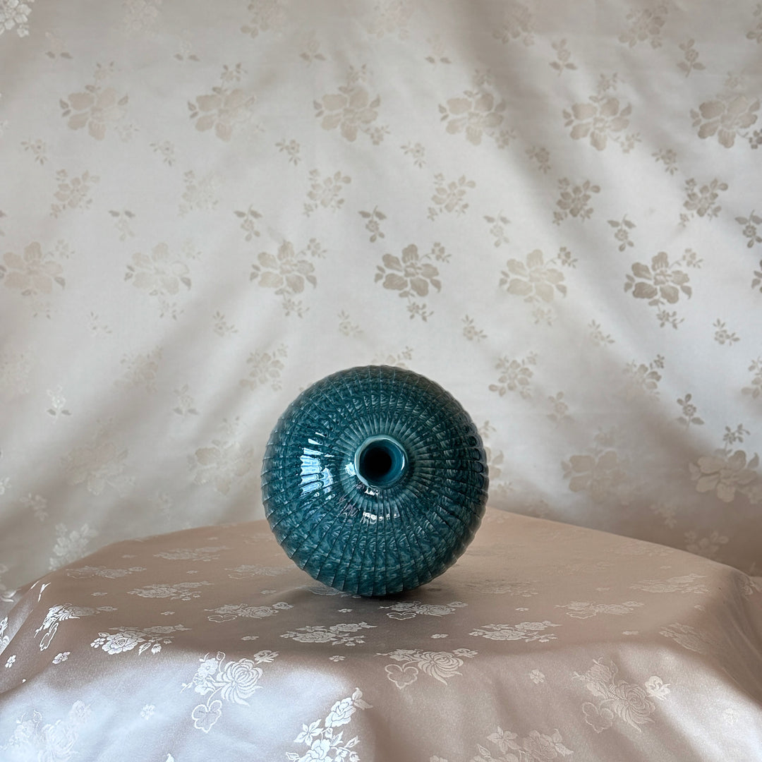 Celadon Vessel: Yeollimun Mixed-Clay Technique, 2023