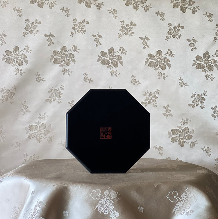 Back of Korean black lacquer octagonal tray with artisan seal stamp