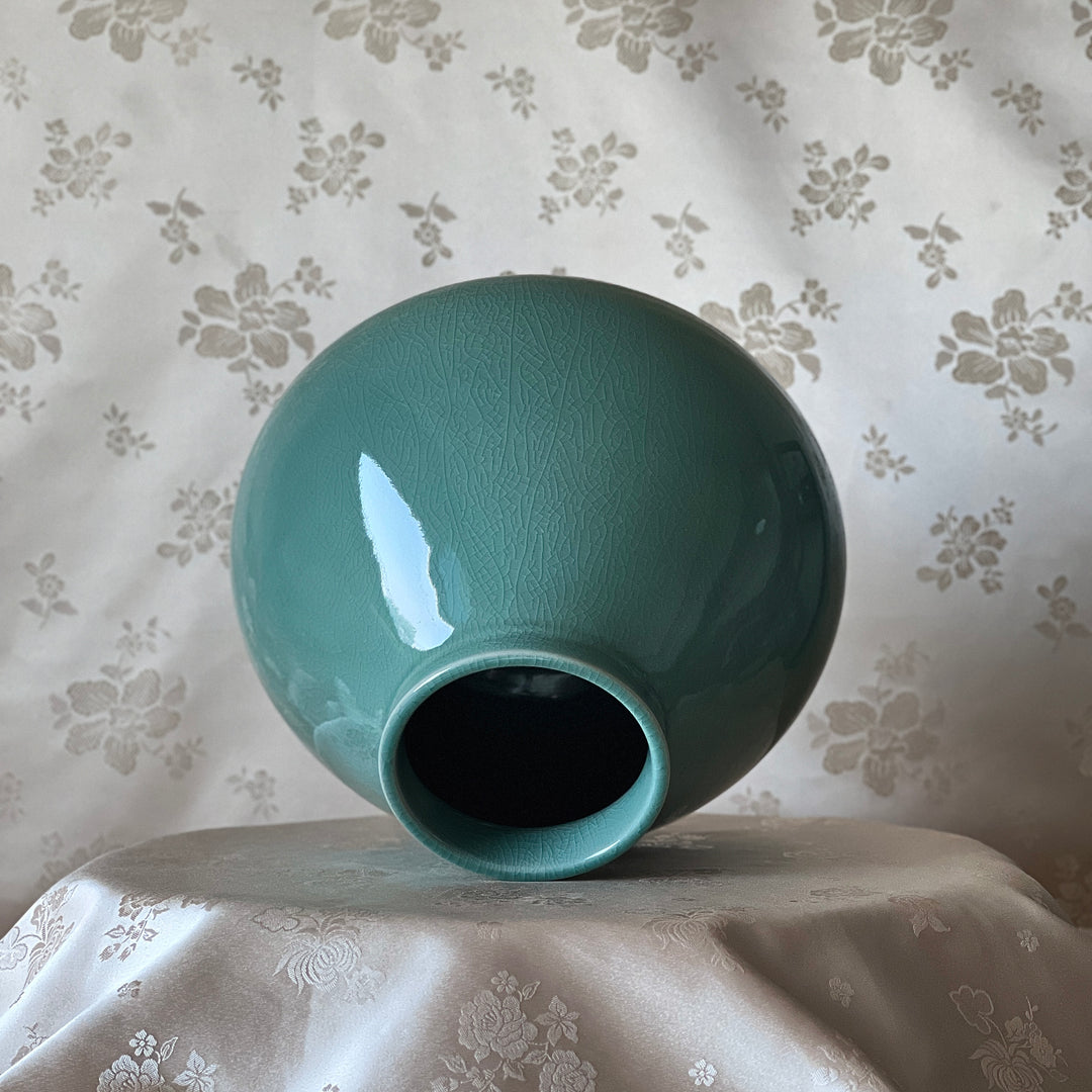 Celadon Jar: Pure Celadon Form