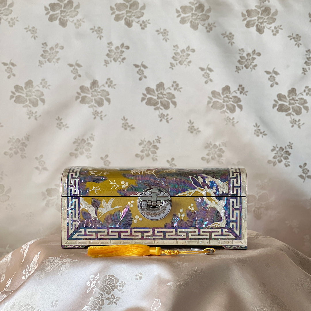 Mother-of-Pearl Jewelry Box: Pine and Crane Motif on Gold Ground