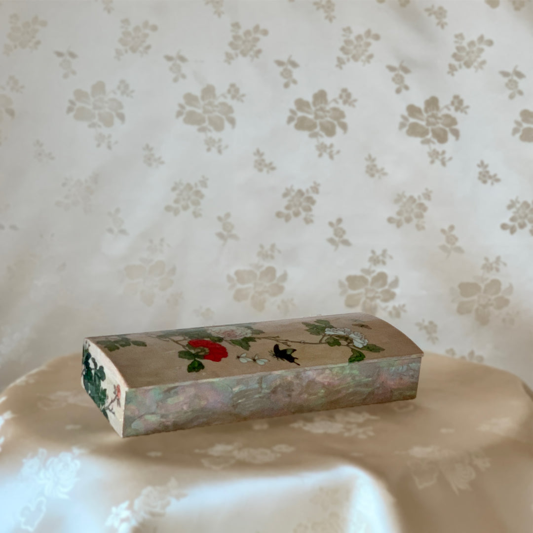 Mother of Pearl Jewelry or Pencil Box with Butterfly and Peony Pattern (지개 호접 목단문 필함)
