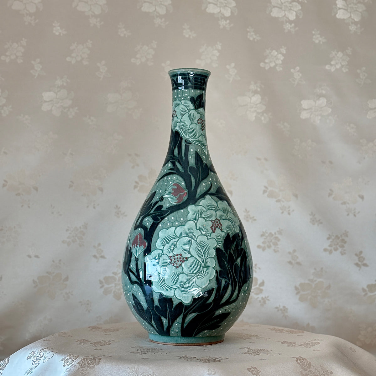 Celadon Vase Set: Sgraffito Peony with Incised Turtle Shell – ArtinKo