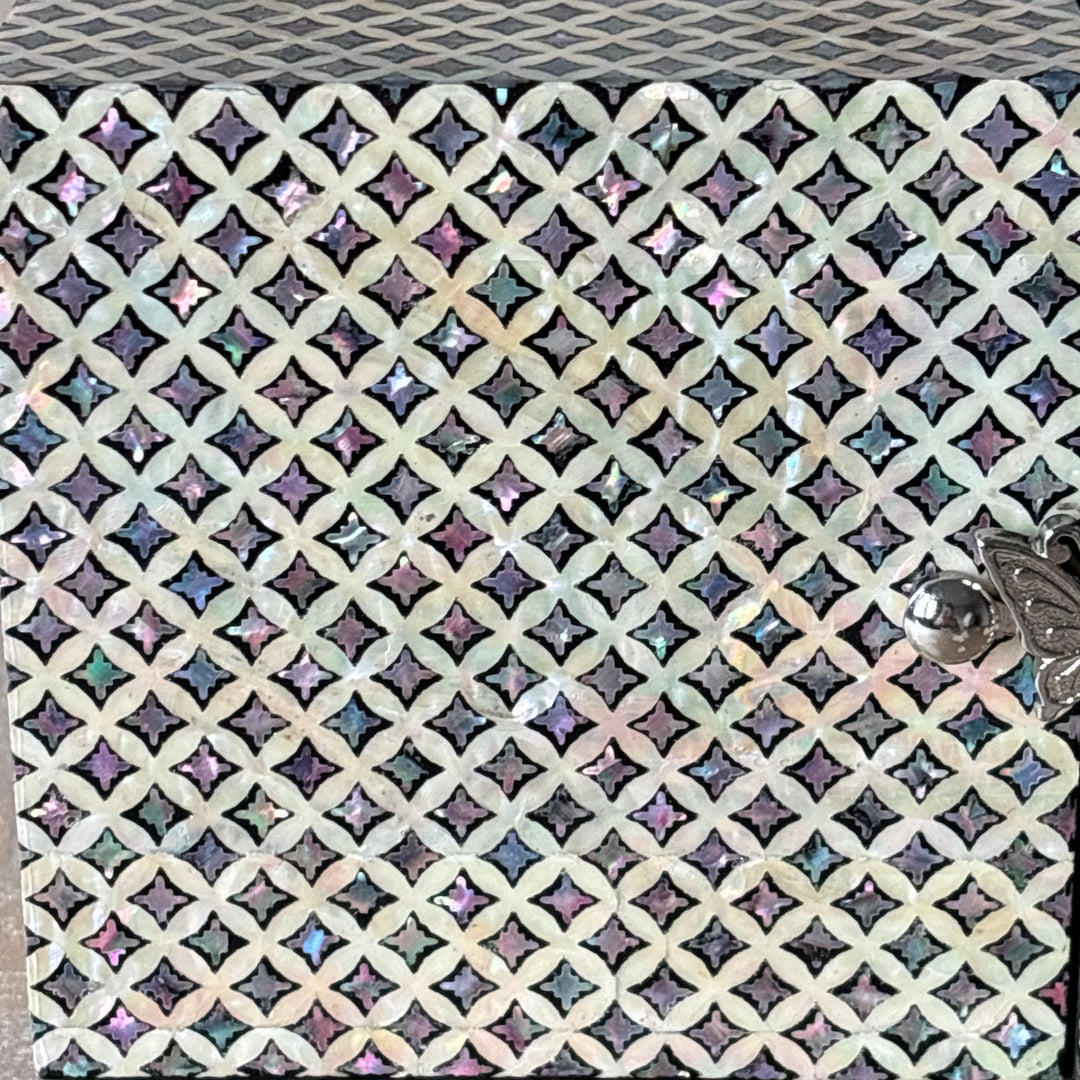 Mother of Pearl Double Chest: Chilbo Motif