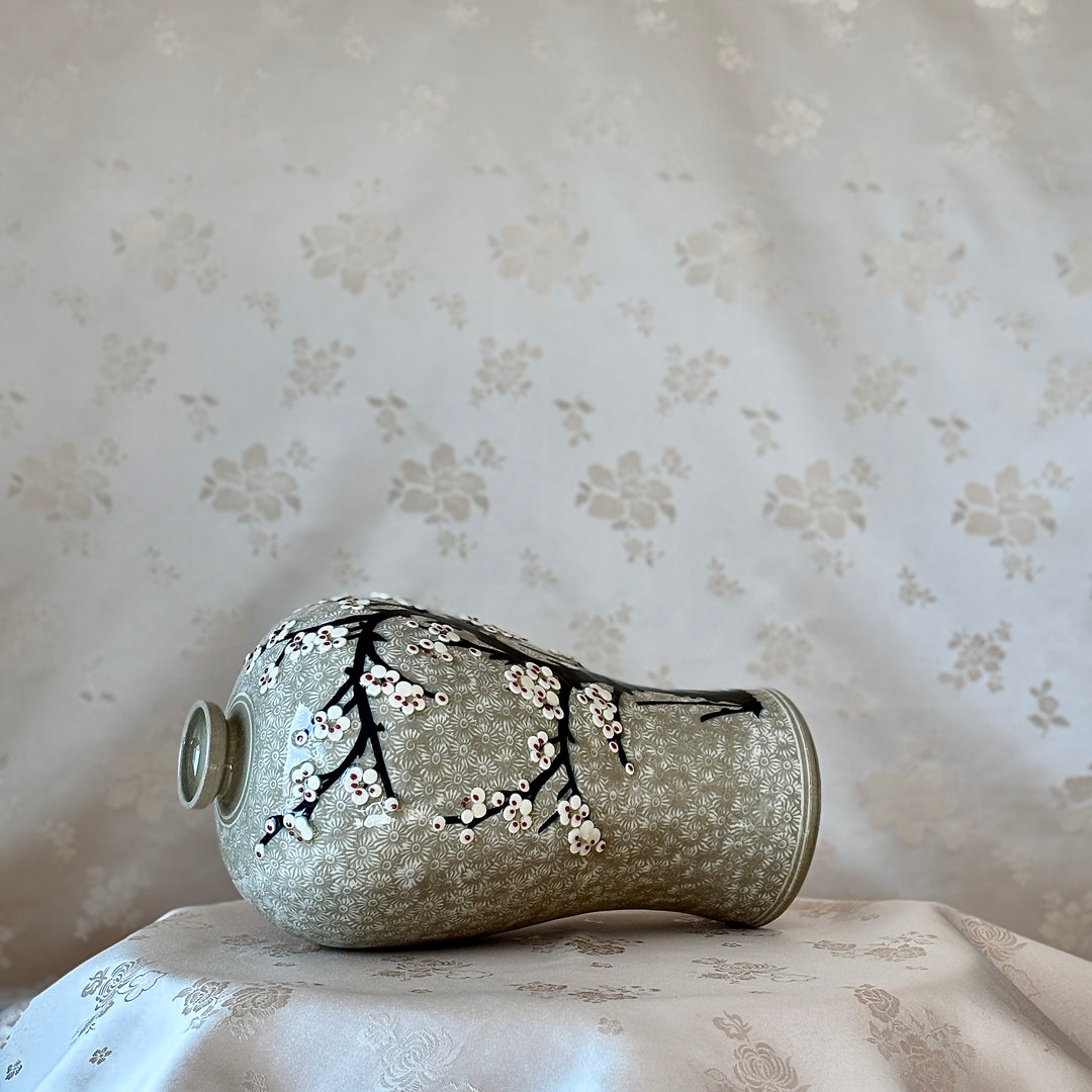 Buncheong Maebyeong and Jubyeong Vase Set: Stamped Chrysanthemum Ground with Plum Blossom Motif