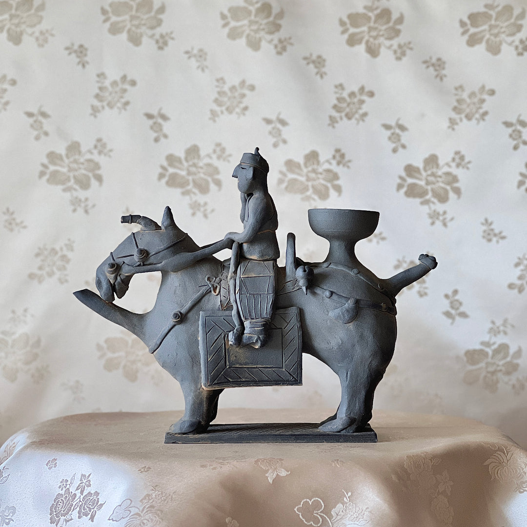 Silla Earthenware: Paired Horse-and-Rider Vessels with Master and Attendant Figures