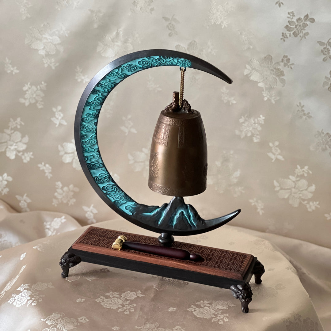 Bronze Bell on Crescent Moon Stand: Cheongwol Bell, Sacred Bell of King Seongdeok Motif