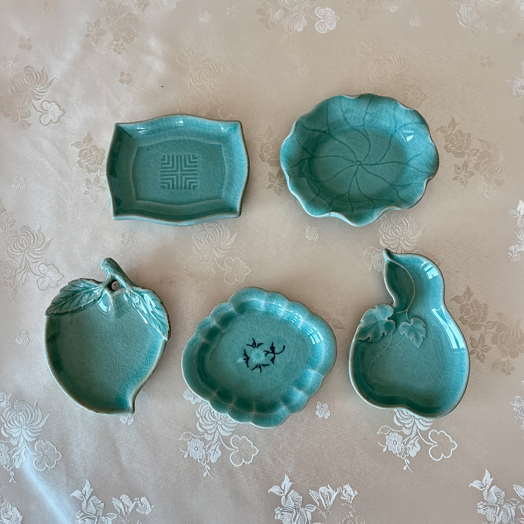 Celadon Jongji Set: Traditional Miniature Dishes for Sauces and Banchan