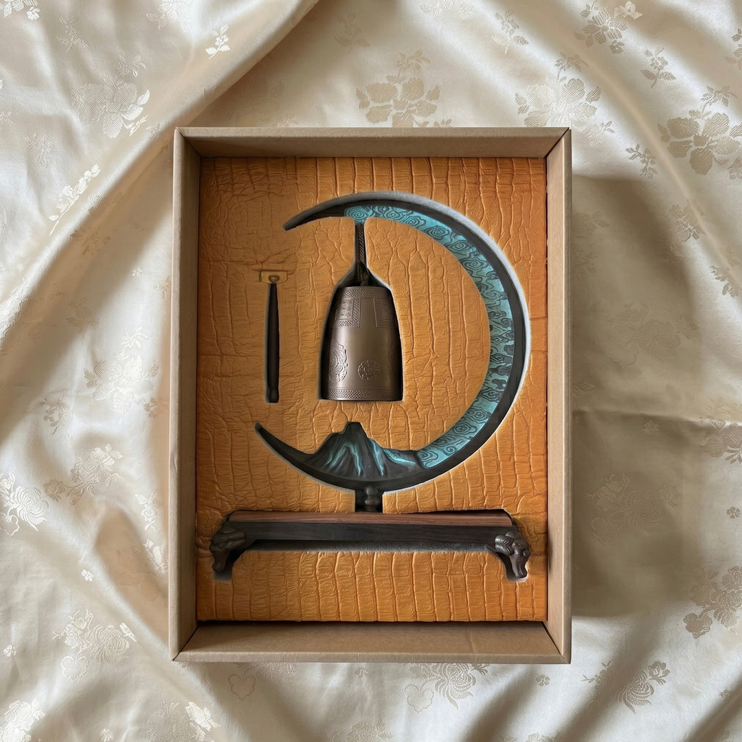 Bronze Bell on Crescent Moon Stand: Cheongwol Bell, Sacred Bell of King Seongdeok Motif
