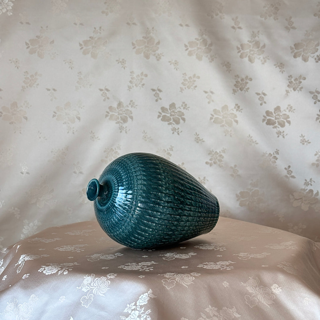 Celadon Vessel: Yeollimun Mixed-Clay Technique, 2023