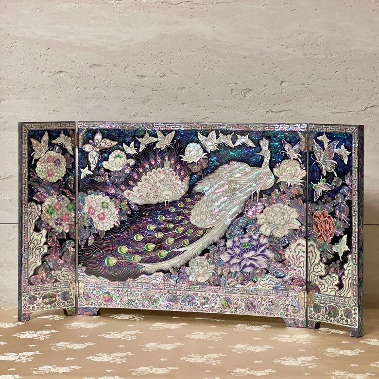 Mother of Pearl Handmade Wooden Folding Screen on Table with Peacock Pattern (자개 공작문 세폭 병풍)