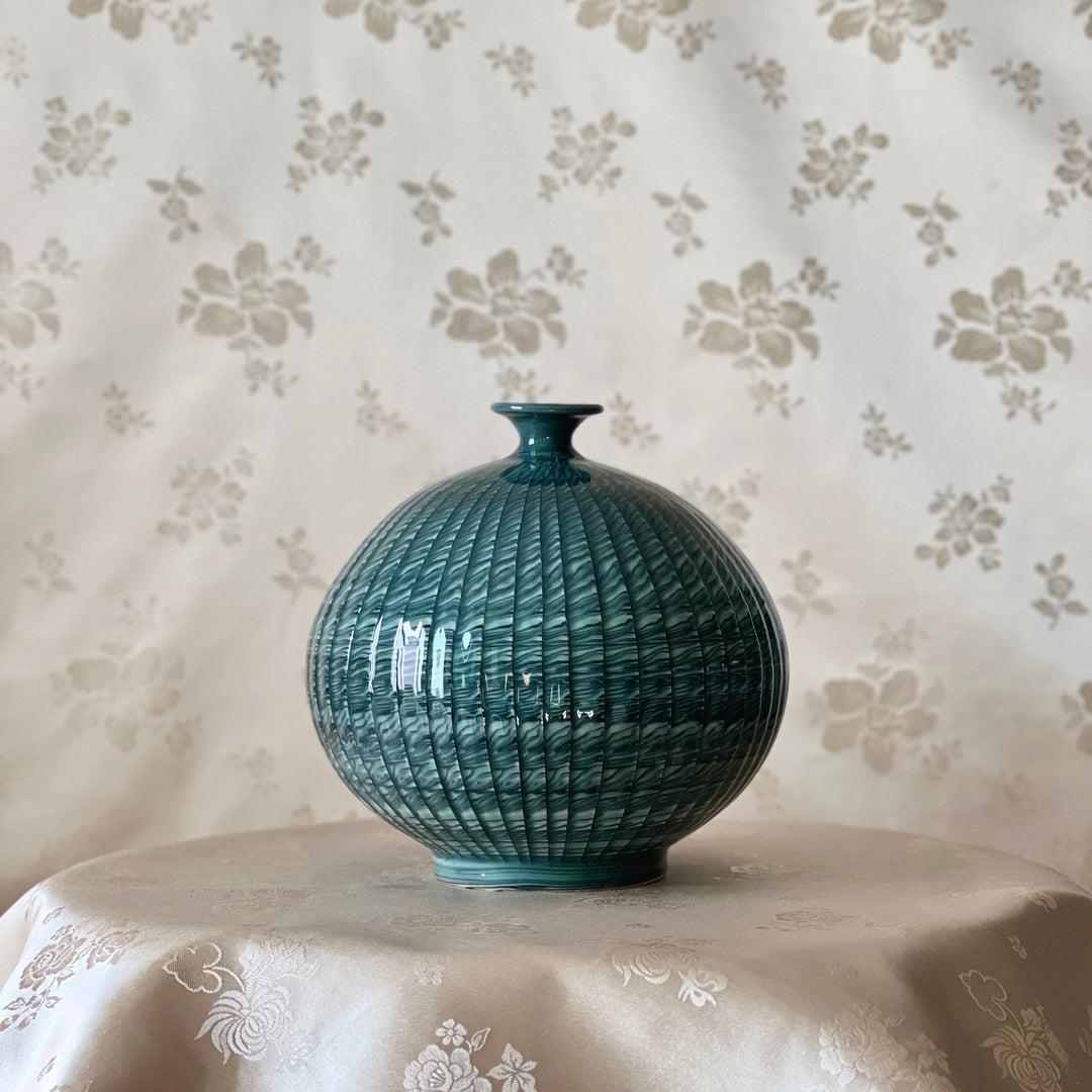 Celadon Vase (Ho): Yeollimun Mixed-Clay Technique by Master Artisan