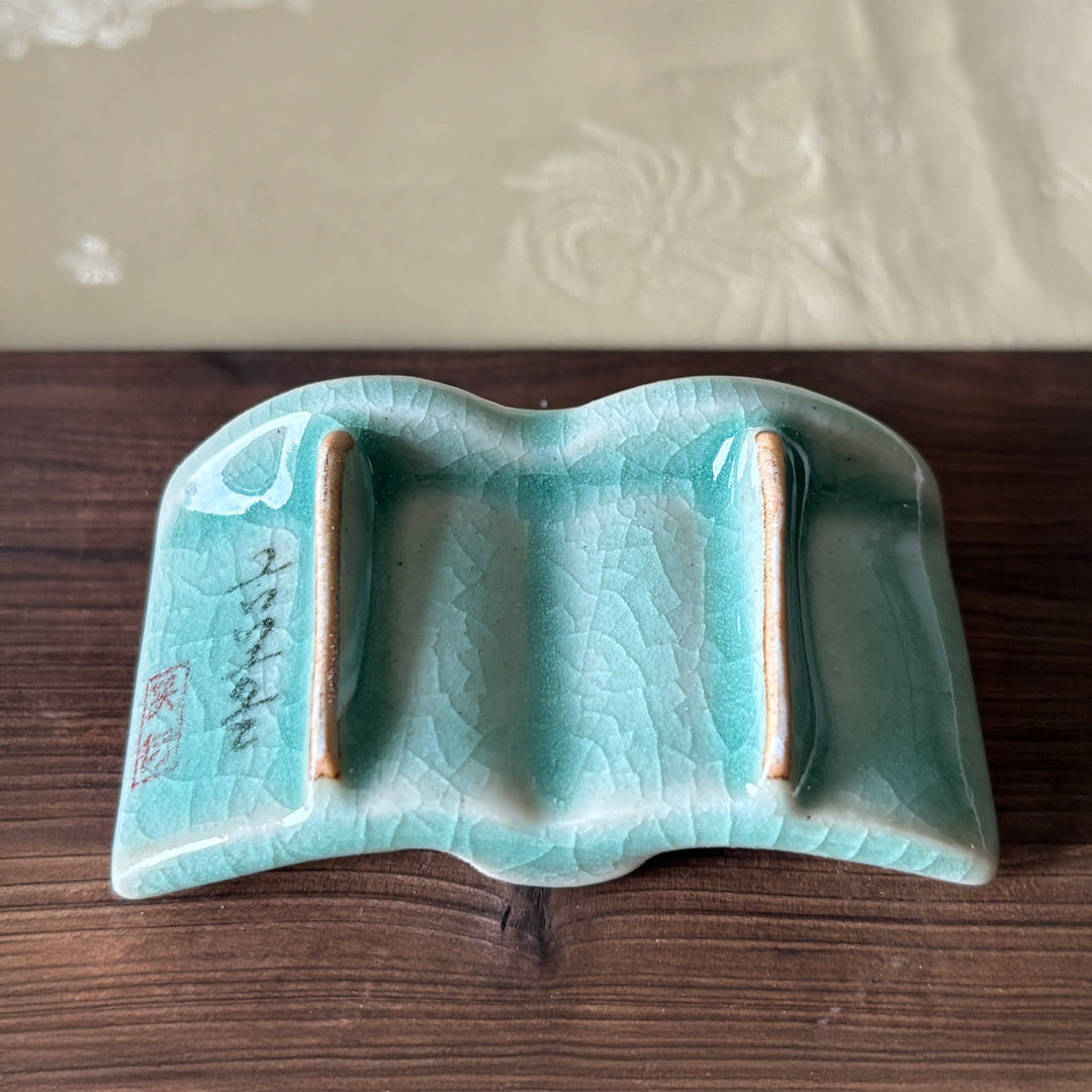 Celadon Utensil Rest Set with Roof Tile Design and Inlaid Crane and Cloud Motifs by Master Artisan