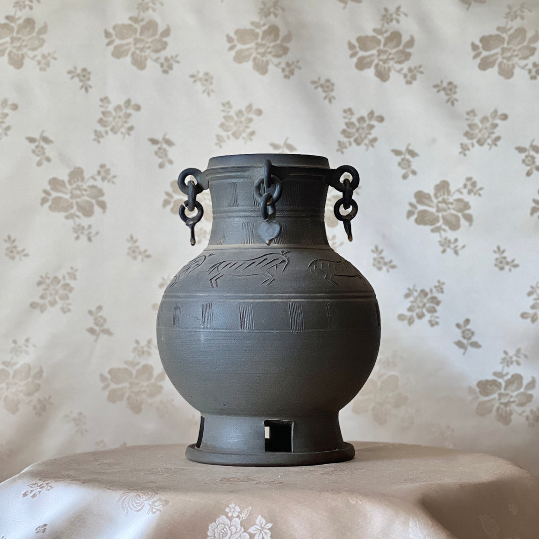 Silla Earthenware Long-Necked Jar: Horse Motif with Ring Ornaments